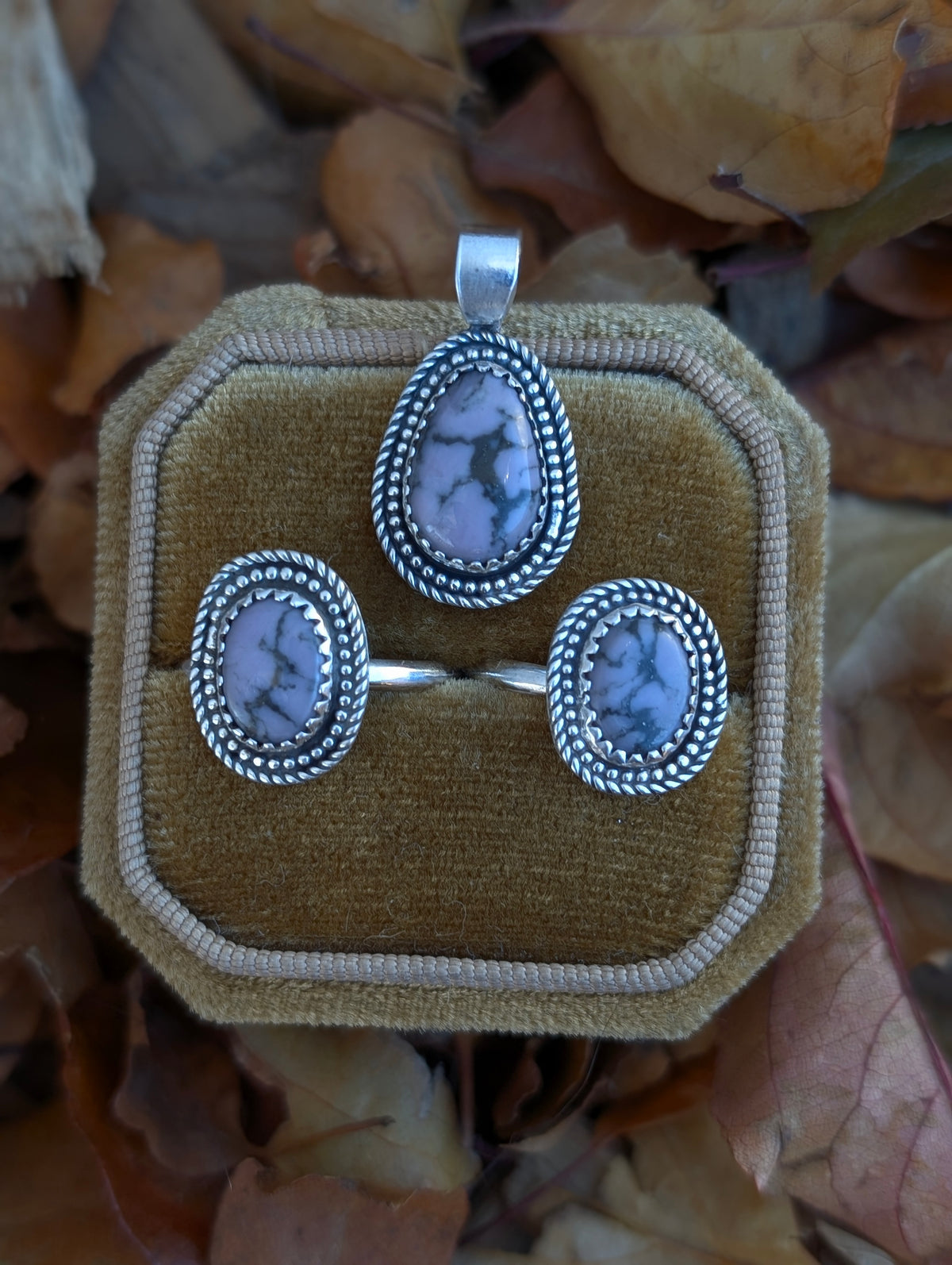 Morado Pendant