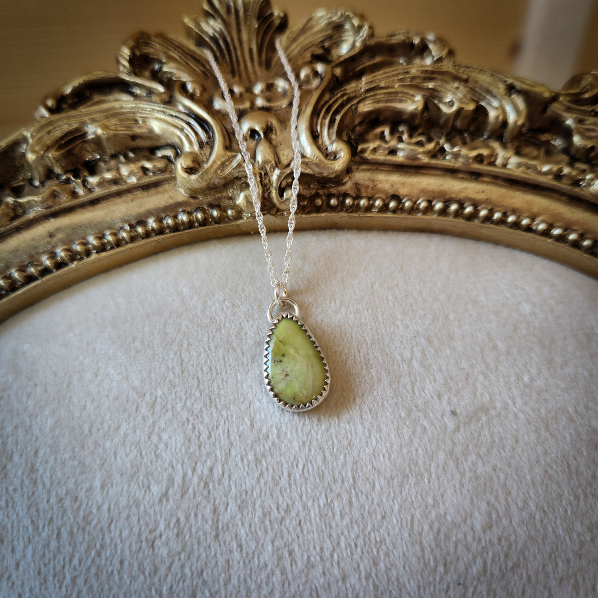 Palomino Pendant