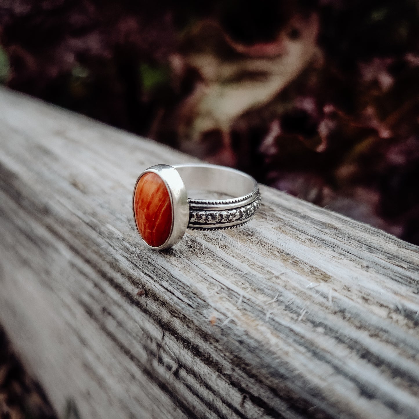 Spiny Oyster Oval Ring SZ 8.5