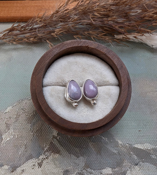 Morado Studs