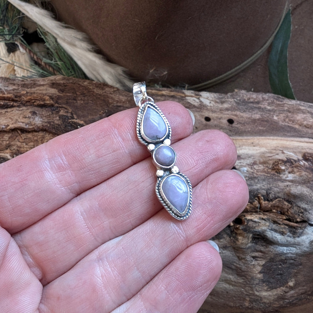 Morado Pendant