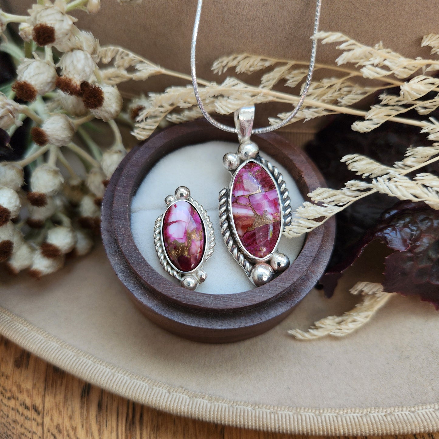 Pink Kingman Spiny Oyster Ring and Necklace Set