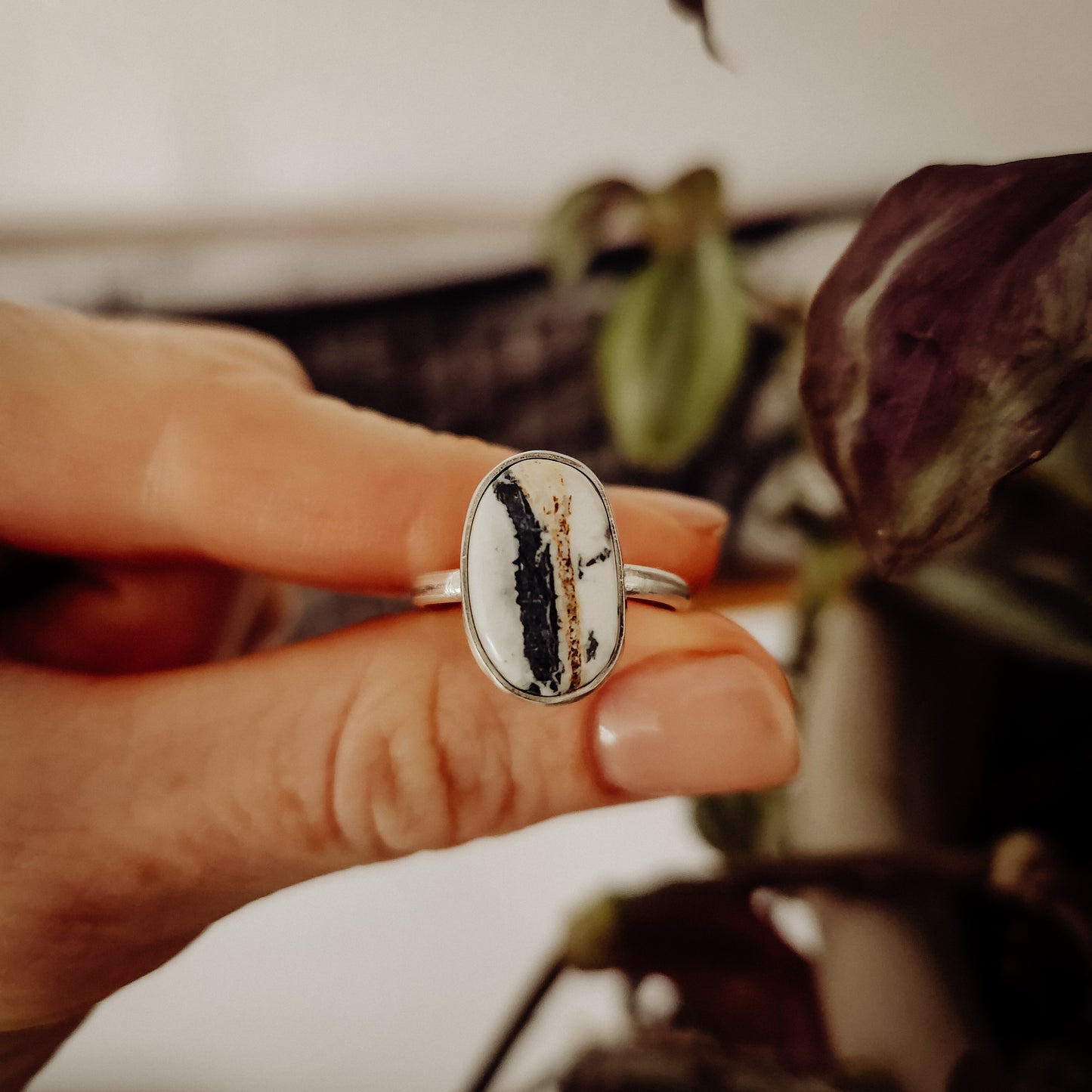 White Buffalo Snake Eye Ring SZ 8.75